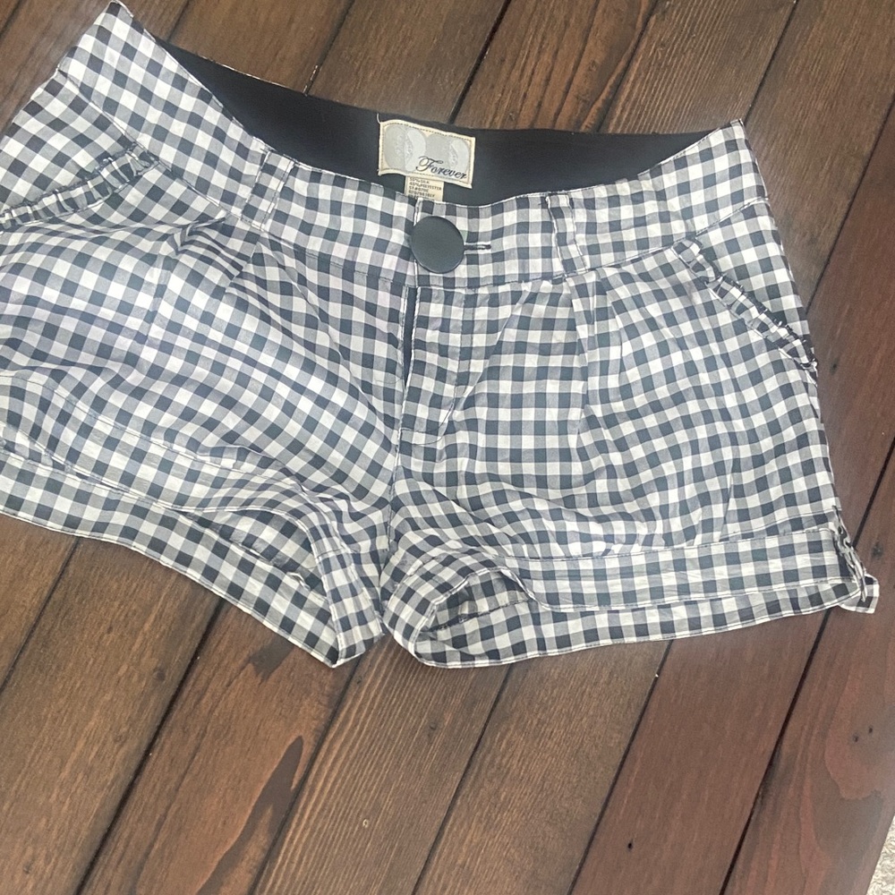Forever 21 Black and White Checkered  Shorts size-L